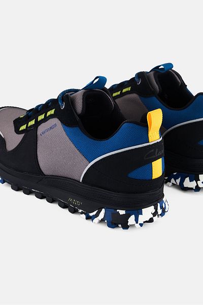 CLARKS حذاء مشي رجالي ALTrek Walk برباط مموه، متعدد الألوان