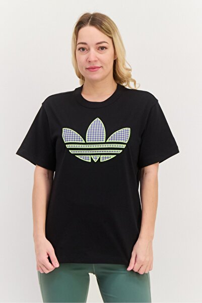 adidas تي شيرت نسائي رياضي بأكمام قصيرة وطبعة تريفويل للأنشطة الخارجية، أسود