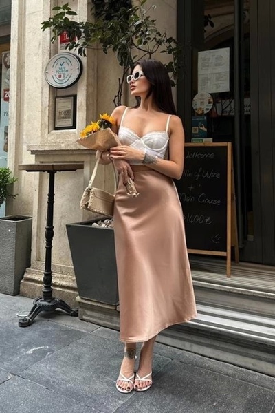 Butik Fusta din satin cu tăietură înclinată Keria 4034-08