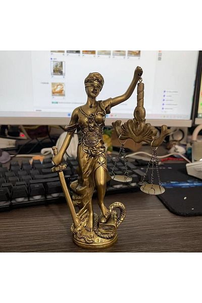 Choice Gold 1 piece of resin imitation copper goddess of justice ornaments, retro home decoration desk orna