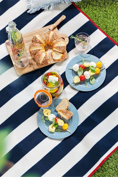 Tchibo Picnic Blanket 130 X 150 Cm, Navy Blue/ivory