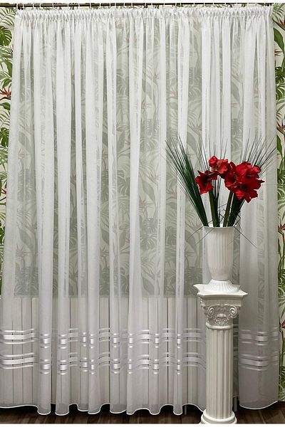 Liz Line Perdea alba, cu bordura alba din colectia "Crystalline" by Liz Line, 500x245cm cu rejansa - P2465