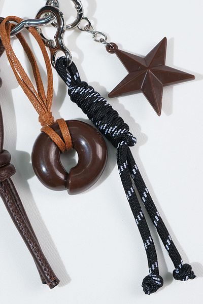 SHERIN Brown Star Tip Keychain