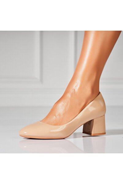 Joana Γυναικεία Μπεζ Παπούτσια με Τακούνι από Λακαρισμένο Οικολογικό Δέρμα Beyla