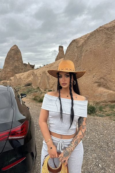 Siner Fashion بلوزة نسائية ذات ياقة مادونا رمادية اللون وبنطلون واسع الساق وبدلة سفلية