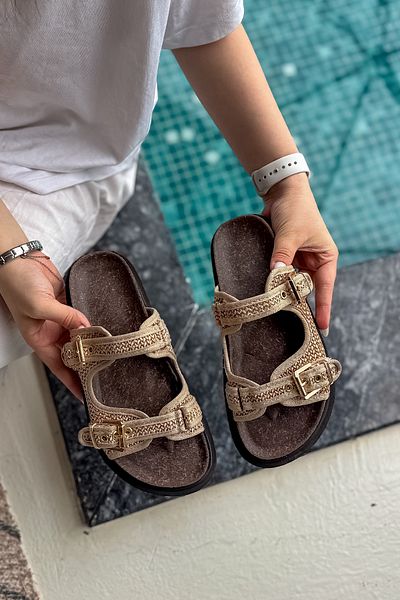 SHOEBELLAS Γυναικείες παντόφλες Ressia Wicker με διπλή πόρπη με λεπτομέρειες