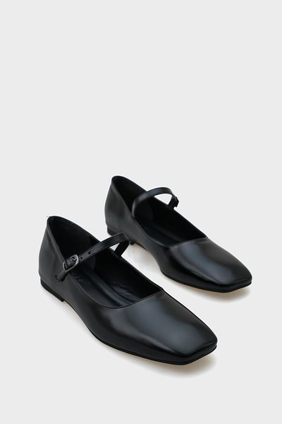 Capone Outfitters Marj Jane Ballerinas für Damen in Mattschwarz mit stumpfer Zehenpartie und Band