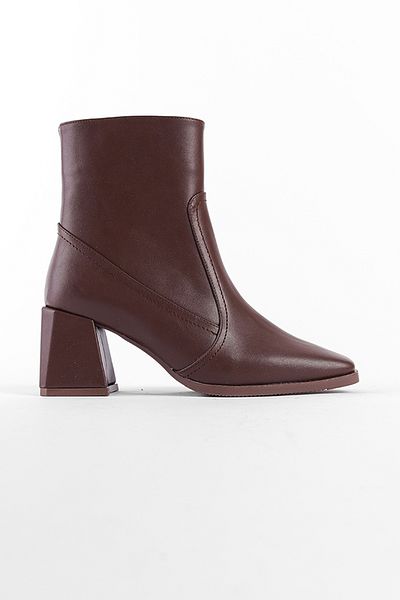 Capone Outfitters Braune Damenstiefel mit stumpfer Zehenpartie und seitlichem Reißverschluss