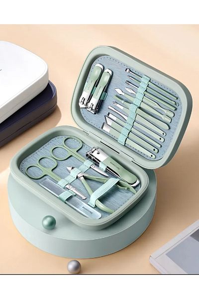 Arzu Güzel Cosmetics Green 18 Piece Handy Manicure-Pedicure Set, Face and Nail Care