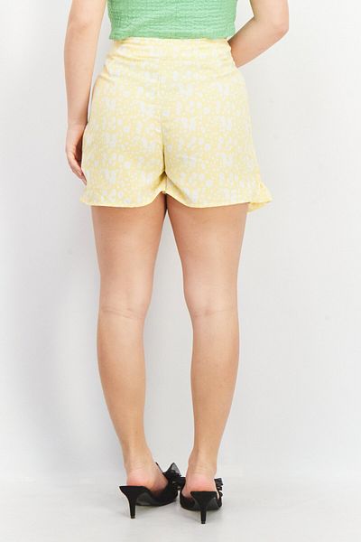 Sinsay Women High Rise Floral Printed Basic Shorts, Yellow
