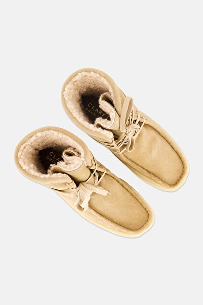 CLARKS Women Standard Wallabee Cup Lace Up Ankle Boots, Light Tan