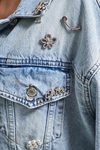 its basic Women's Oversize Denim Color 4S5-84 Stone Detailed 100% Cotton Design Denim Jacket
