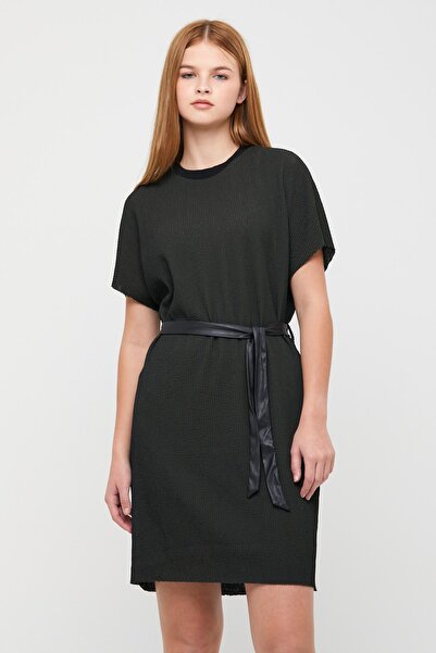 Polo State Γυναικείο κοντό φόρεμα με λαιμόκοψη ζακάρ με ζώνη χακί