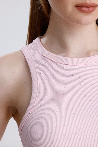 LOVES AGAZA Μαύρη πέτρα λεπτομέρεια Crop