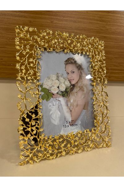 PLUS HOME Draped Ribbon Frame in Gold 13X18 cm Sizes
