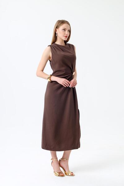 Dilek Aydın Atelier Drapeli Kolsuz Gold Detay Tokalı Yırtmaçlı Elbise