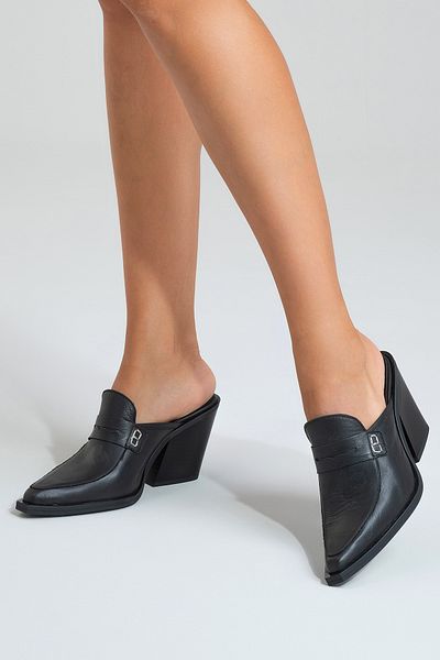 PASSAGE SHOES شبشب غربي نسائي ذو غلاف أسود ذو طابع شخصي 6298
