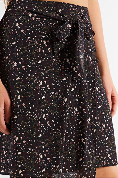 ONE STEP Women Allover Print Tie Waist Mini Skirt, Black Combo