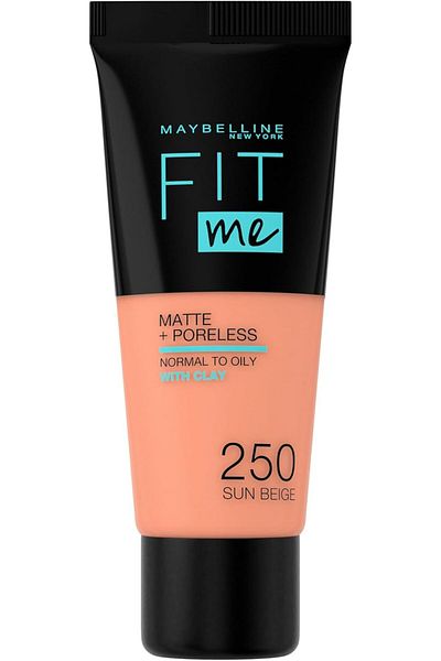LEADING LINES Maybelline New York Fit Me Matte Plus Liquid Foundation, No. 250 - Sun Beige
