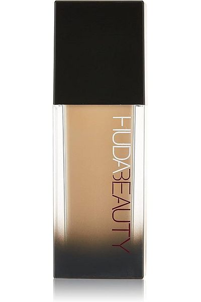 LEADING LINES Huda Beauty FoxFilter Shortbread Foundation - 200B