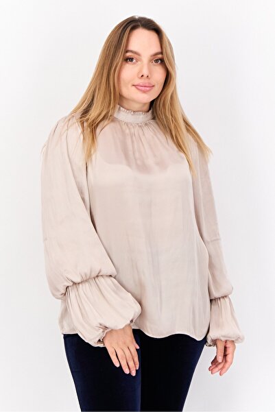 Carmen Marc Valvo بلوزة نسائية سادة بأكمام منفوخة ورقبة عالية، لون بني فاتح