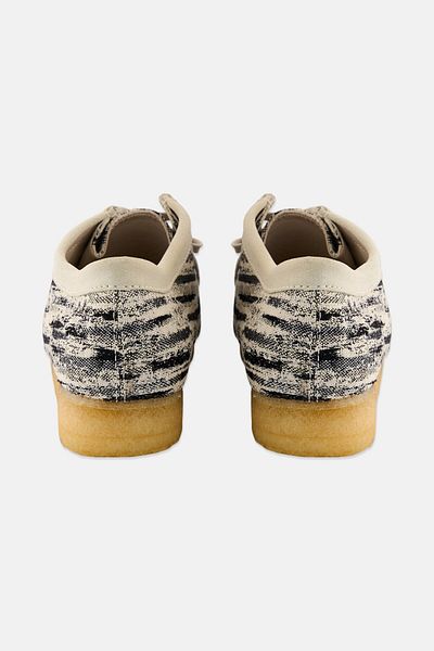 CLARKS Men Standard Fit Wallabee Lace Up Casual Shoes, Black
