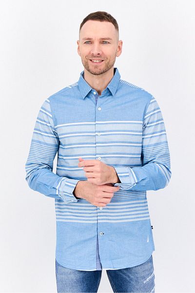 Nautica قميص رجالي كاجوال مخطط بأكمام طويلة وقصة ضيقة، أزرق فاتح/أبيض