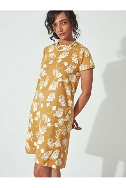 The Label Life فستان ميكي ماوس مخطط باللون الخردلي من ديزني شيك وخفيف الوزن