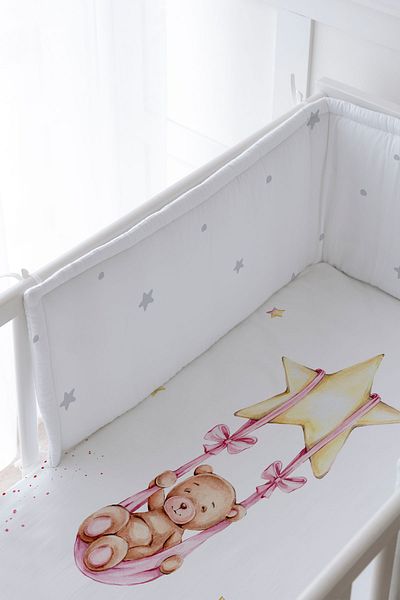 Tuğba Kuğu Baby Bedside Protector and Printed Sheet Sleeping Set - İconic Series - Brown Bear Swinging on the Star