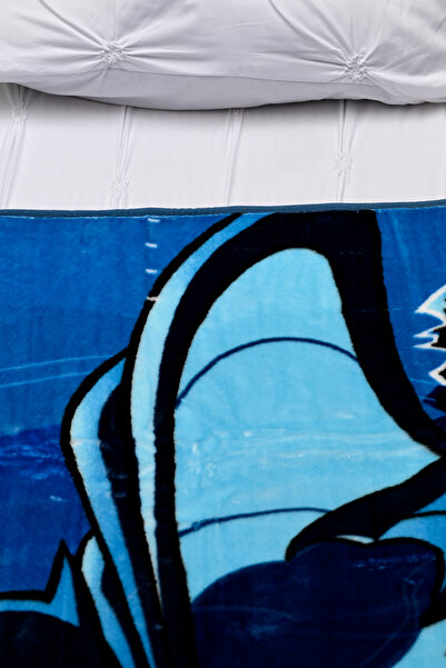 Batman Raschel Blanket – Ultra-soft & Lightweight 100% Polyester Throw – Blue