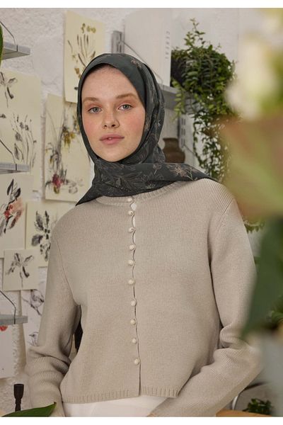 Fresh Anthracite Aster Patterned Shawl