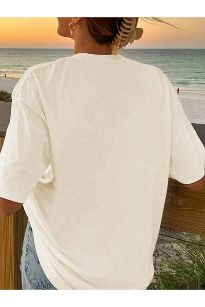 trendgar tricou oversize bej cu imprimeu cu capsuni