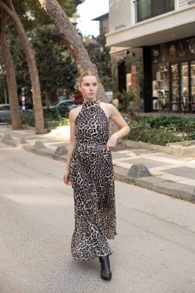 Butik Suat İp Askı Detay Kemerli Leopar Desenli Elbise