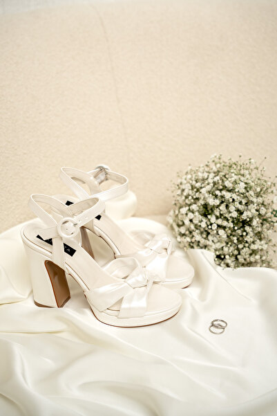 LAMİNTA Dresia Pearl White Knot Detailed Bridal Shoes