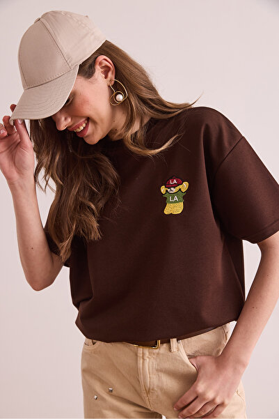 Olalook Γυναικείο μπλουζάκι Bitter Brown LA Embroidered Boyfriend 2 Thread TSH- 19000874