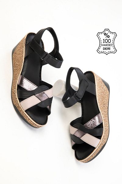 SOHO Schwarze Damenschuhe aus echtem Leder mit Keilabsatz 20535