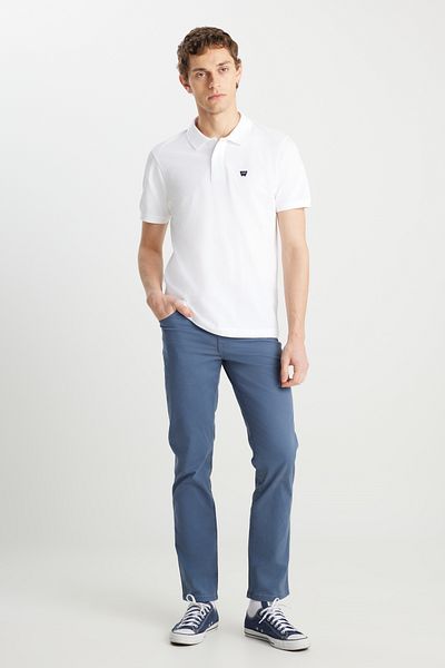 WRANGLER Herrenjeans Texas Straight Fit mit normaler Taille und Stretch-Jeans