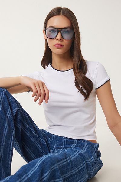 Happiness İstanbul White Navy Blue Contrast Color Women's T-Shirt Ub00369