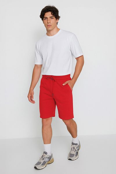 Trendyol Collection Piros Basic normál közepes/normál szabású egyenes rövidnadrág TMNSS20SR0068