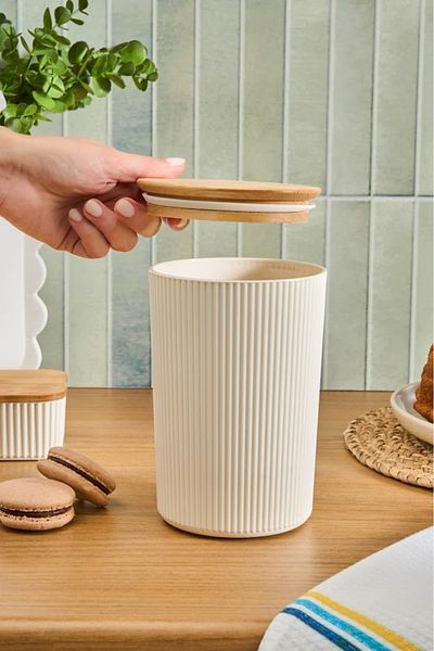 Karaca 1.5 Lt Cream Massimo Jar - Storage Container