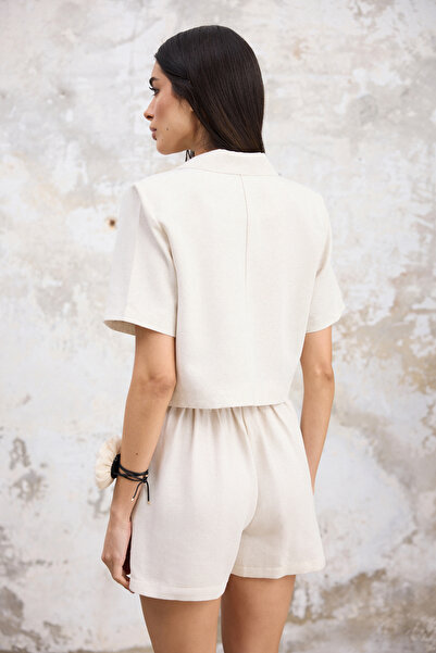Trendyol Collection Біла лляна плетена блузка з короткими рукавами та краваткою TWOSS25BC00027