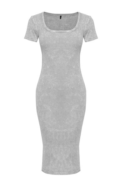 Edit by Trendyol Šedé prané bodycone/sedící midi pletené šaty TEDSS25EL00012