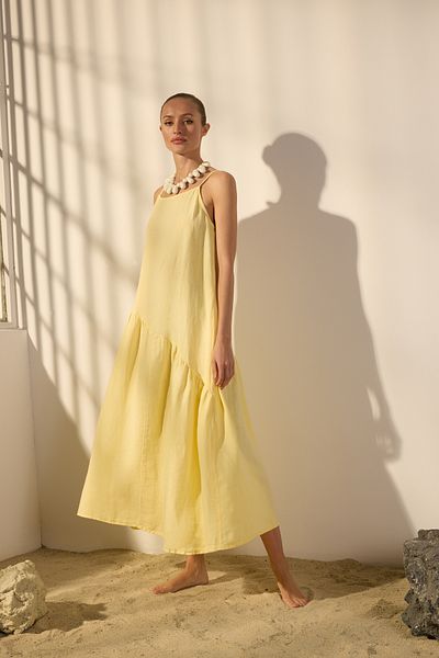 Trendyol Collection Gelbes Maxikleid aus 100 % Leinen mit Nahtdetails TWOSS25EL00638