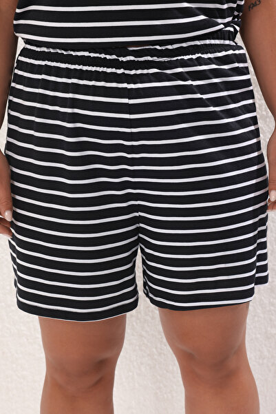 Trendyol Curve Schwarz gestreiftes, dünnes Träger-Shorts-Set aus gestricktem Pyjama TBBSS24AI00142