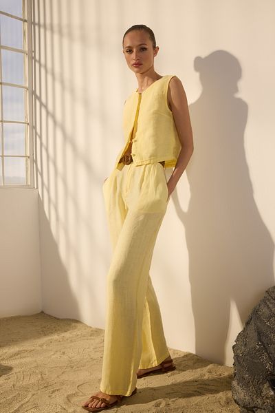 Trendyol Collection Gelbe Hose mit weitem Bein aus 100 % Leinen mit Gürteldetail