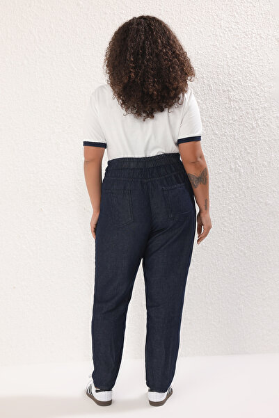 Trendyol Curve Dark Blue Linen-Cotton Content High Waist Elastic Waist Mom Fit Jeans Tbbss25Cj00031