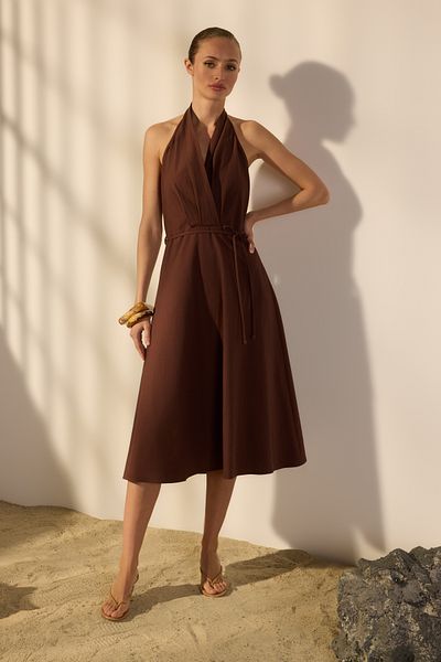 Trendyol Collection Καφέ λινό μείγμα σε γραμμή Α Midi υφαντό φόρεμα TWOSS25EL00706