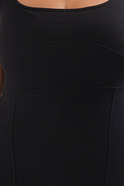 Trendyol Curve خياطة سوداء مفصلة الجسم محبوك قميص داخلي كبير الحجم TBBSS25CV00015