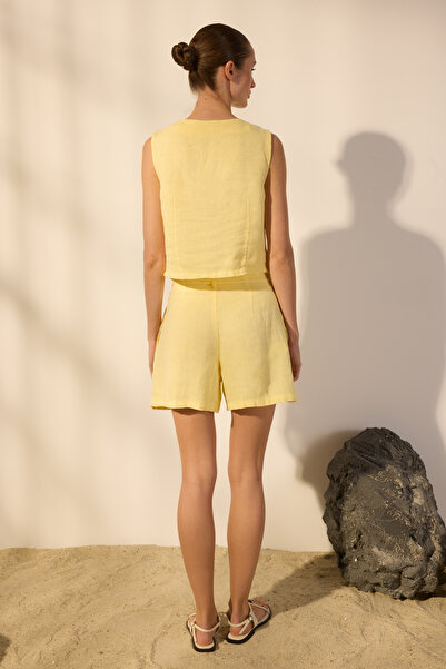 Trendyol Collection Yellow 100% Linen Waist Tie Detailed Mini Shorts Twoss25Sr00088