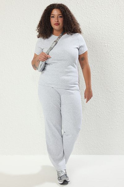 Trendyol Curve Grau melangiertes, tailliertes, tailliertes, elastisches Strick-Oberteil-Set